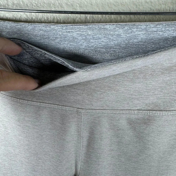 Outdoor Voices OV Grey Dipped 7/8 Athletic Performance Leggings Size Small - Picture 7 of 8